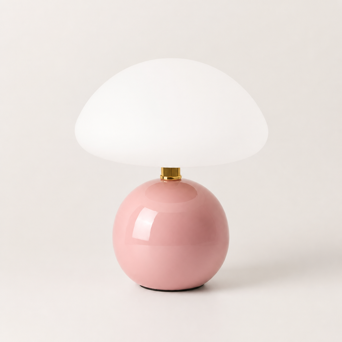 
Candy Dome – Warm-White Table Lamp - studio view