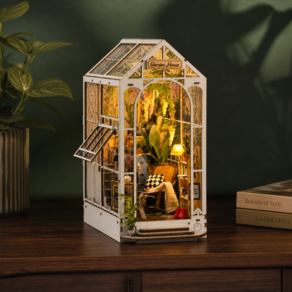 Garden Shed – DIY Book Nook Kit with Lights