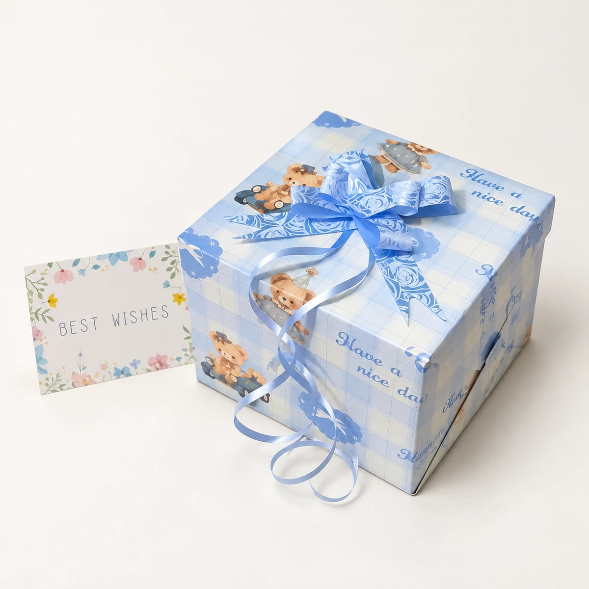 
ObiCupcake – Birthday Cake Night Lamp - studio view