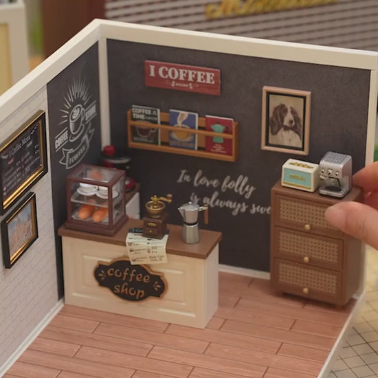 Corner Café – Miniature Shop Building Block Set with LED
