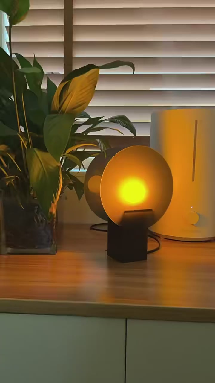 
Lámpara de mesa ambiental HaloForm