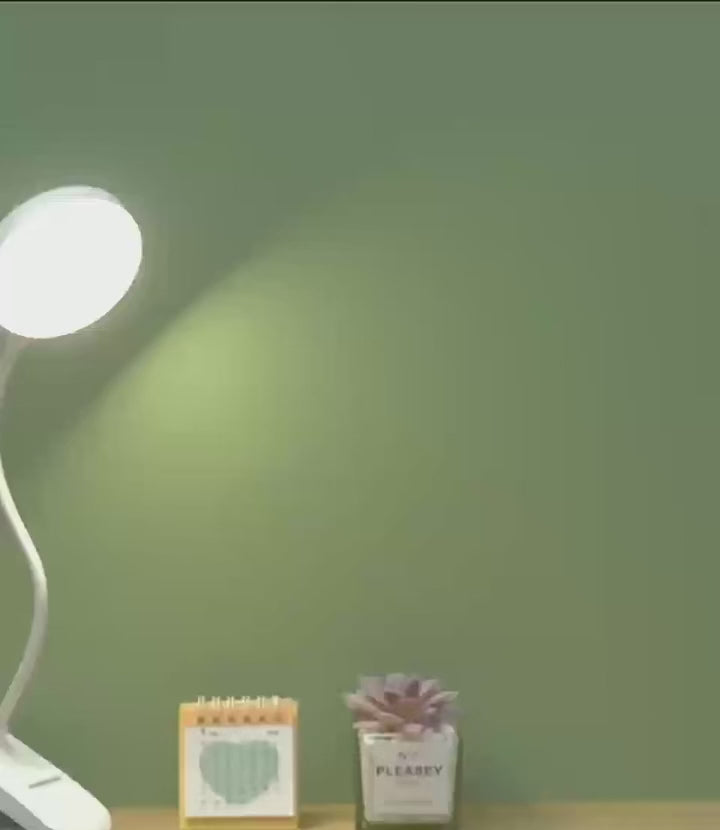 
Clip Reader – Clip-On Desk Reading Lamp