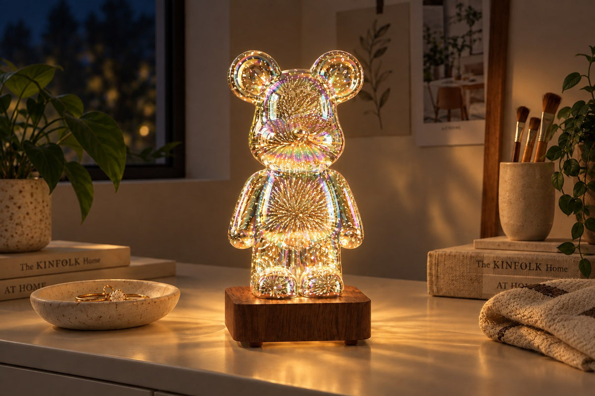 ObiSparkbear – Crystal Bear & Heart Lamp with the light switched on